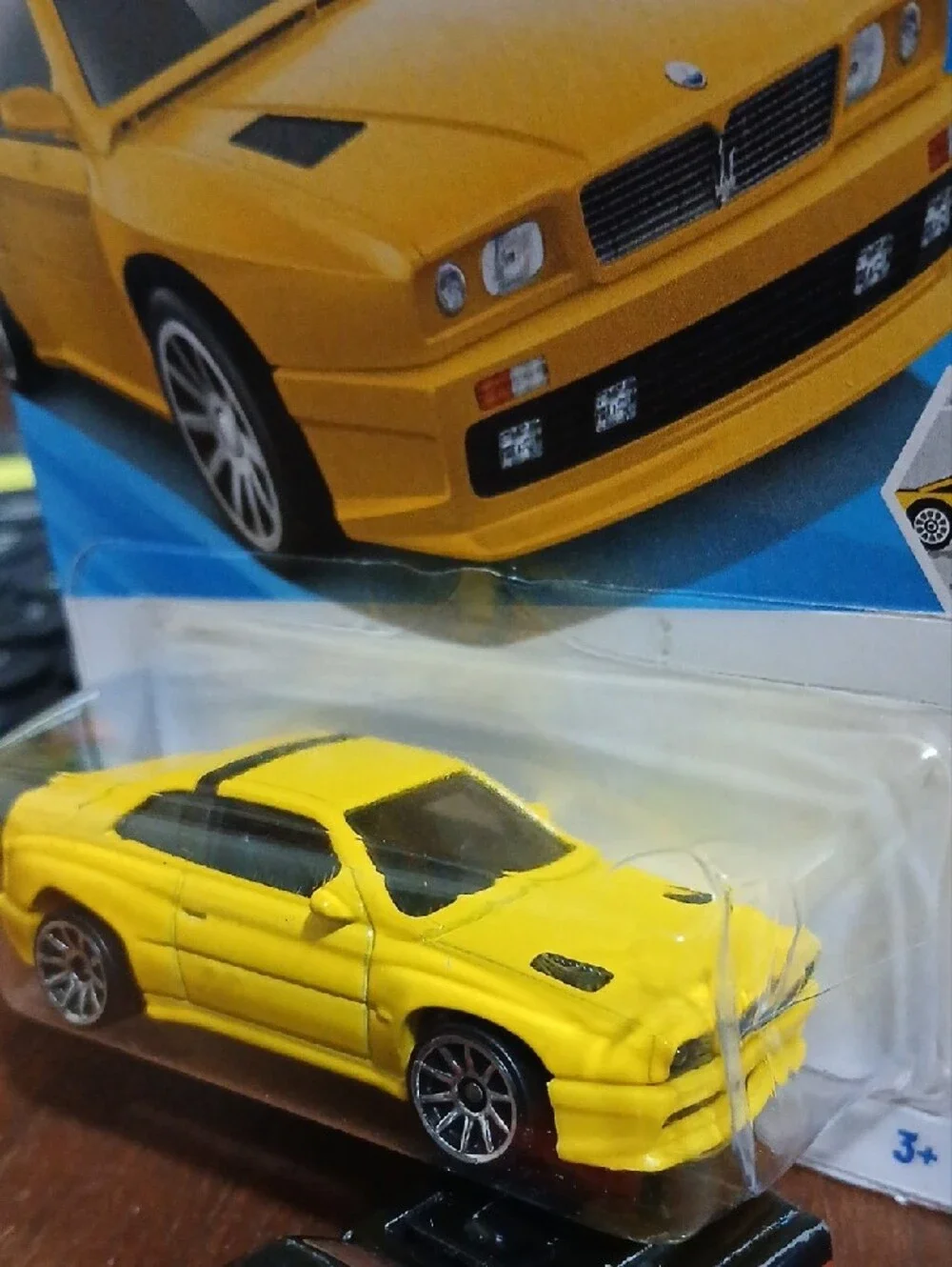 Maserati Shamal Yellow Hot Wheels Car 1/64